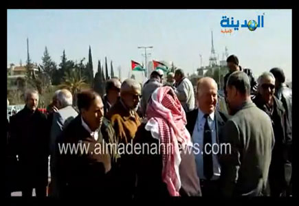 ماذا قال الخصاونة لممثلي المتقاعدين المدنيين الذين اعتصموا قبالة الرئاسة ؟ (صور وفيديو)