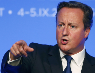 كاميرون يتوسل للاسكتلنديين حتى لا يختاروا الاستقلال عن بريطانيا