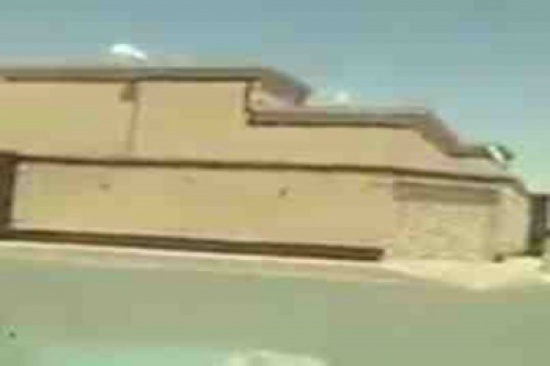 فيديو : منزل بلا نوافذ