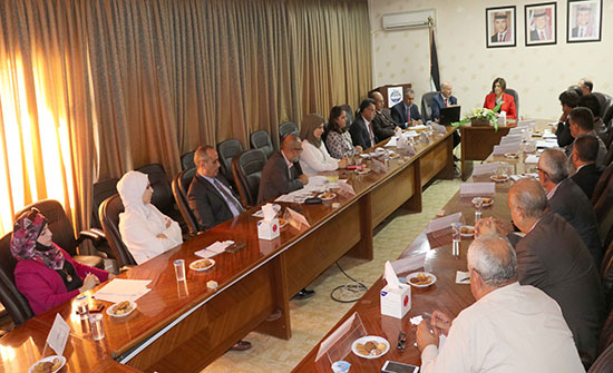 وزيرة التخطيط تشيد بإنجازات دائرة الإحصاءات العامة الأردنية