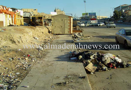 جبال من النفايات على مدخل الزرقاء الشمالي الغربي والبلدية في سبات ( صور وفيديو ) جبال من النفايات على مدخل الزرقاء الشمالي الغربي والبلدية في سبات ( صور وفيديو )