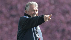 الاتحاد القطري ينهي عقد لازاروني 