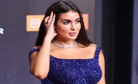 بعد عقد التمساح الثمين ياسمين صبري تظهر على سلم طائرة خاصة.. شاهد بعد عقد التمساح الثمين ياسمين صبري تظهر على سلم طائرة خاصة.. شاهد