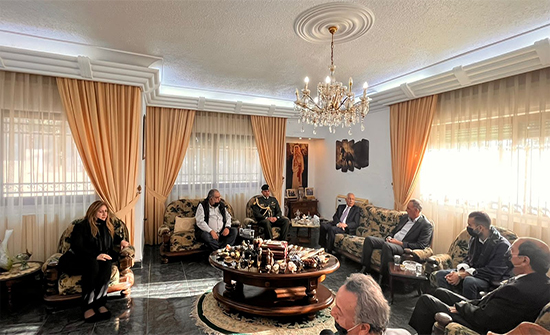 العيسوي يقدم واجب العزاء لعشيرة البرغوثي العيسوي يقدم واجب العزاء لعشيرة البرغوثي