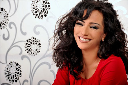 أمل عرفة.. تفضل "سكر مالح" على بنات العيلة"!