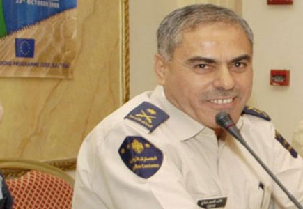 قصة سيارة المرسيدس التي اشتراها مدير عام الجمارك قصة سيارة المرسيدس التي اشتراها مدير عام الجمارك