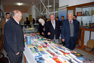رئيس جامعة جرش يفتتح معرض الكتاب الشامل