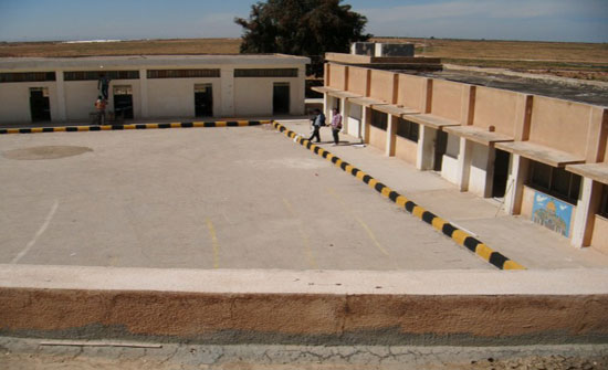 اعتداء على مدرسة "سبع أصير" والأهالي يحتجون اعتداء على مدرسة "سبع أصير" والأهالي يحتجون