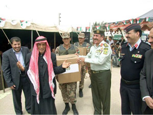 قيادة المنطقة العسكرية الشمالية توزع طرود الخير على الاسر العفيفة 