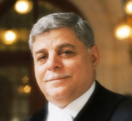 رئيس الوزراء يستمع إلى مطالب مجموعة من ابناء الطفيلة  
