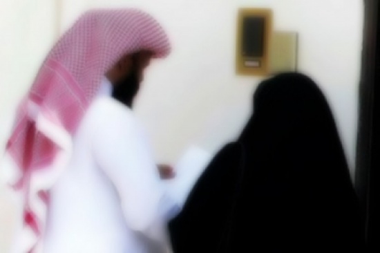 بسبب عقم الزوجة.. 10 سنوات من الزواج تنتهي ببعير و100 ألف ريال
