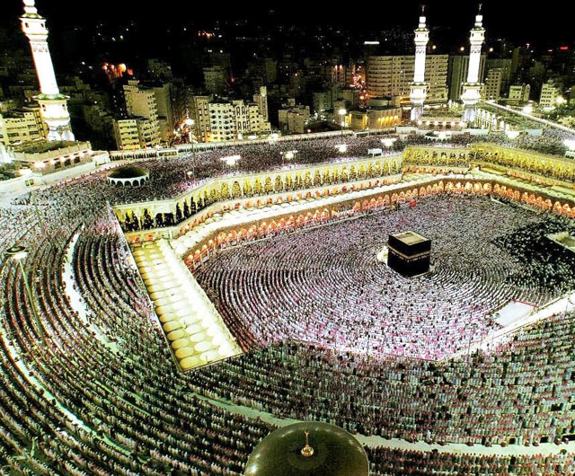 الاوقاف تدرس اللجوء الى القرعة لاختيار الراغبين بالحج