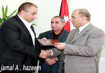 البلقاء التطبيقية توقع اتفاقية مشروع انشاء مجمع القاعات الصفية في الحصن الجامعية