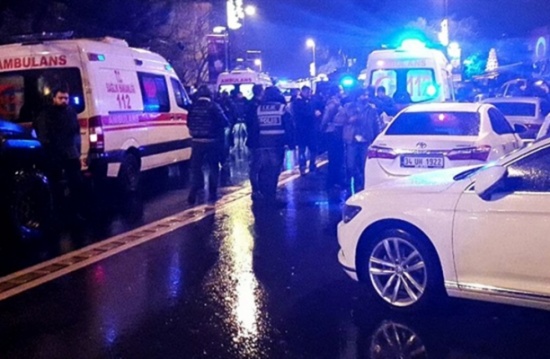 عشرات الضحايا في هجوم مسلح بإسطنبول عشرات الضحايا في هجوم مسلح بإسطنبول