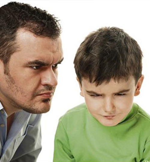  نصيحة: لا توبخ طفلك أمام آخرين