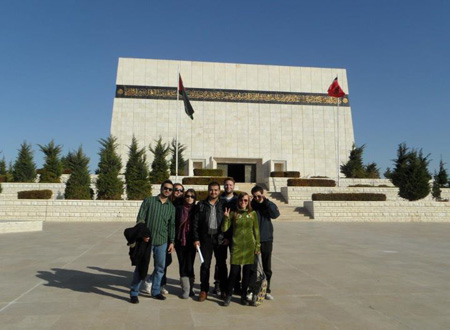 وفد طلابي من الجامعة الالمانية الاردنية  يزور صرح الشهيد والمتحف الوطني ودارة الفنون