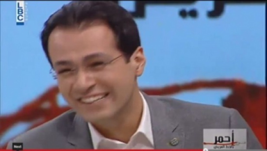 شاهد.. نوبة ضحك هستيرية
