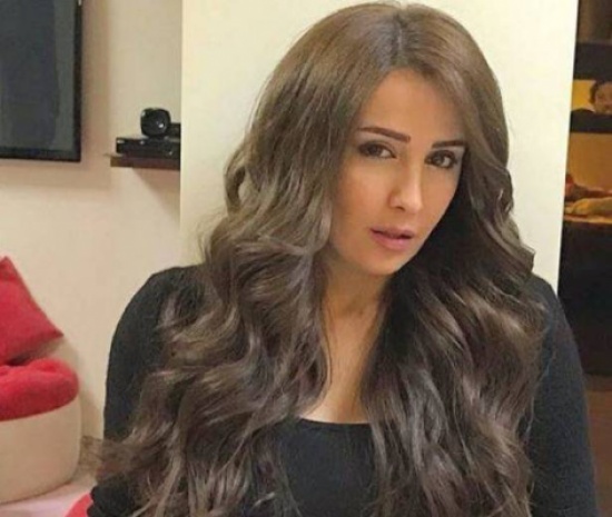 صورة للمثلة السورية كندة حنّا في عيد الحب !! صورة للمثلة السورية كندة حنّا في عيد الحب !!
