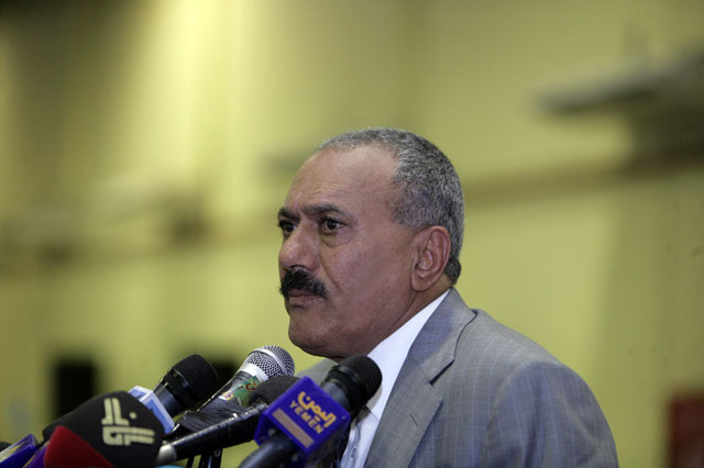 سلطنة عمان مترددة في استضافته صالح خوفا من الإضرار بعلاقاتها مع أي حكومة مستقبلية