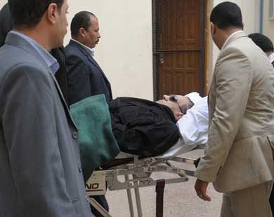 استئناف محاكمة مبارك ومعاونيه الأحد
