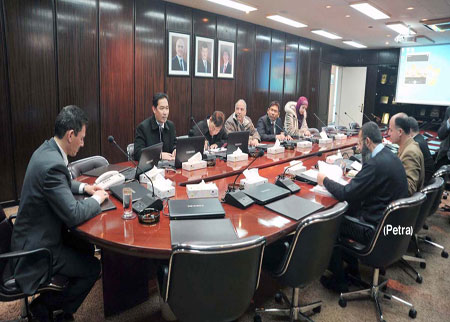 بحث التعاون بين جامعتي التكنولوجيا الاردنية وبوترا الماليزية