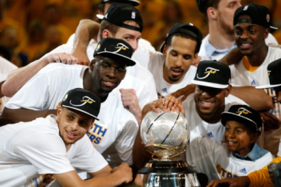 بالصور: غولدن ستايت الى نهائي البلاي أوف للمرة الاولى منذ 40 عاما