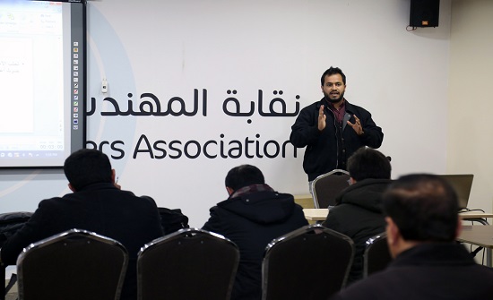 المهندسون الشباب يعقدون ورشة صناعة السيارات