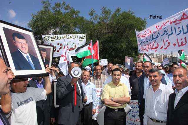 فشل مساع لثني المعلمين عن تنفيذ اضراب عام الاثنين المقبل 