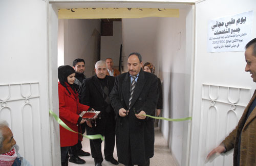 احتفاء بمناسبة عيد جلالة الملك تقيم الجامعة الهاشمية يوماً طبياً مجانياً لإهالي منطقة مخيم الزرقاء