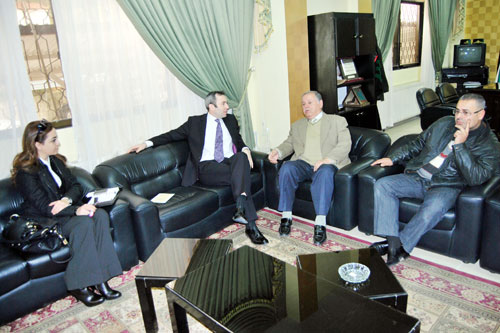 نائب السفير البريطاني يزور جامعة جرش