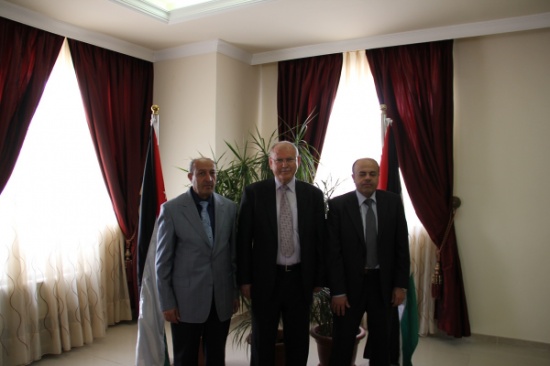 ابو عرابي يستقبل رئيس جامعة إب والمستشار الثقافي اليمني ابو عرابي يستقبل رئيس جامعة إب والمستشار الثقافي اليمني