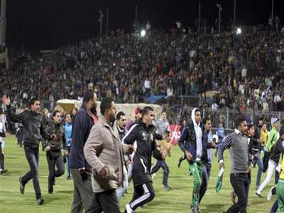 الاتحاد الافريقي يتبرع لعائلات ضحايا بورسعيد