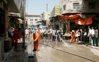 الامانة تنفذ حملتي صيانة ونظافة في مخيمي الوحدات والحسين  