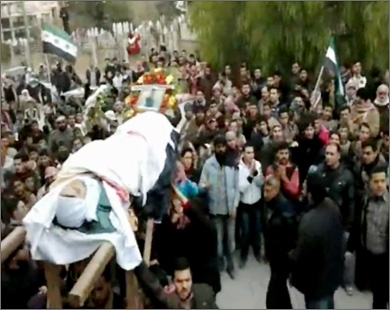 قتلى سوريا تجاوزوا ثمانية آلاف    