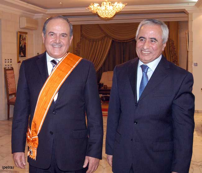 الملك محمد السادس يمنح السفير الأردني السابق الفريق الشوبكي وسام الحمالة الكبرى للدرجة الممتازة 