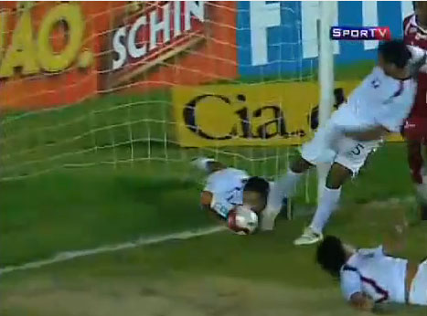لاعب غبي