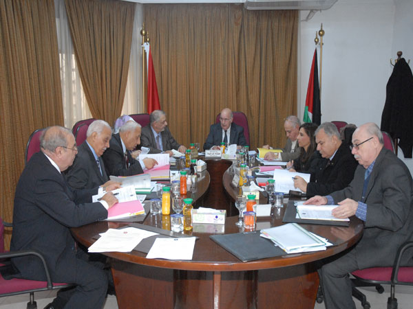 بحث آفاق التعاون بين " الهاشمية " ومنظمة الامديست وتعيين عددا من العمداء في الجامعة بحث آفاق التعاون بين " الهاشمية " ومنظمة الامديست وتعيين عددا من العمداء في الجامعة