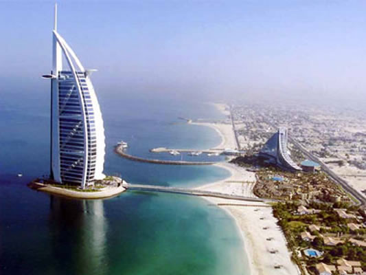 القطاعات غير النفطية تساهم بحوالي 70 % من الناتج المحلي الاماراتي ( تقرير) القطاعات غير النفطية تساهم بحوالي 70 % من الناتج المحلي الاماراتي ( تقرير)