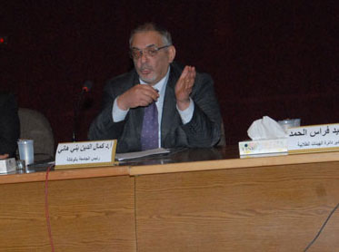 الدكتور بني هاني يؤكد على إجراء انتخابات طلابية غاية في النزاهة والشفافية الدكتور بني هاني يؤكد على إجراء انتخابات طلابية غاية في النزاهة والشفافية