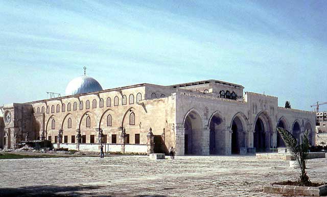 الاردن يشجب قيام مجموعة من المتطرفين اليهود باقتحام المسجد الاقصى  