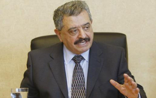 راكان المجالي يزور الطالبة مسلم في المستشفى