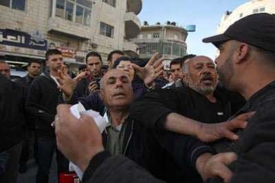 بشار الاسد يتسبب بعراك في رام الله