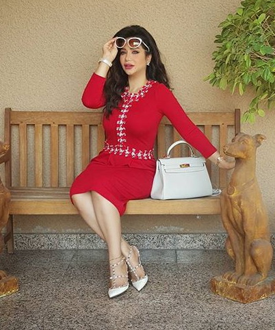 شاهد استقبال لجين عمران الخرافي في بيت الدكتور سعيد و زوجته هند و هدية الشيخ سعيد ( سلاح )