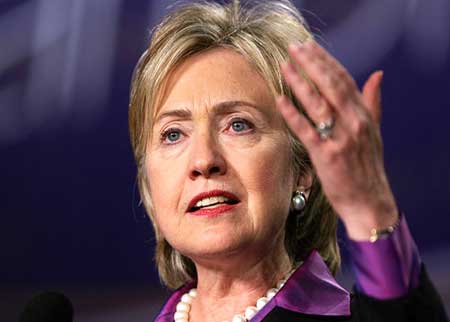 كلينتون تحض الجزائر وتونس والمغرب على تعزيز الديمقراطية 