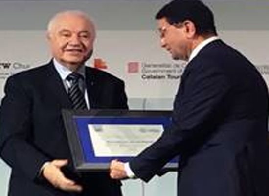 تنصيب أبوغزاله سفيراً خاصاً للأمم المتحدة للسياحة تنصيب أبوغزاله سفيراً خاصاً للأمم المتحدة للسياحة