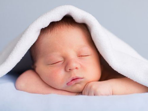 دراسة: أسباب جينية وراء الموت المفاجئ للرضع الذكور