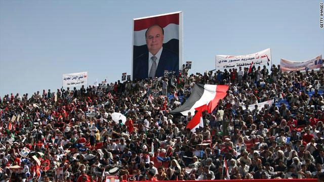 الرئيس اليمني الجديد  يتسلم مقاليد السلطة من صالح