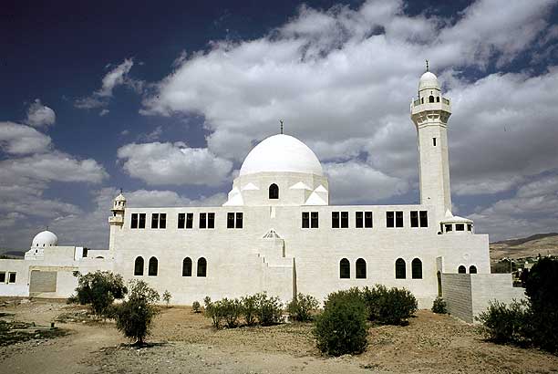 مركز شابات الصافي يطلق حملة مسجدي بيتي 