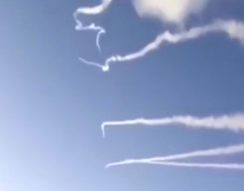 شاهدوا بالفيديو .. لحظة اعتراض الدفاع الجوي السعودي صاروخ الحوثي على الرياض