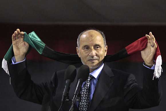 ليبيا تمنح المعارضة السورية مساعدات بمئة مليون دولار